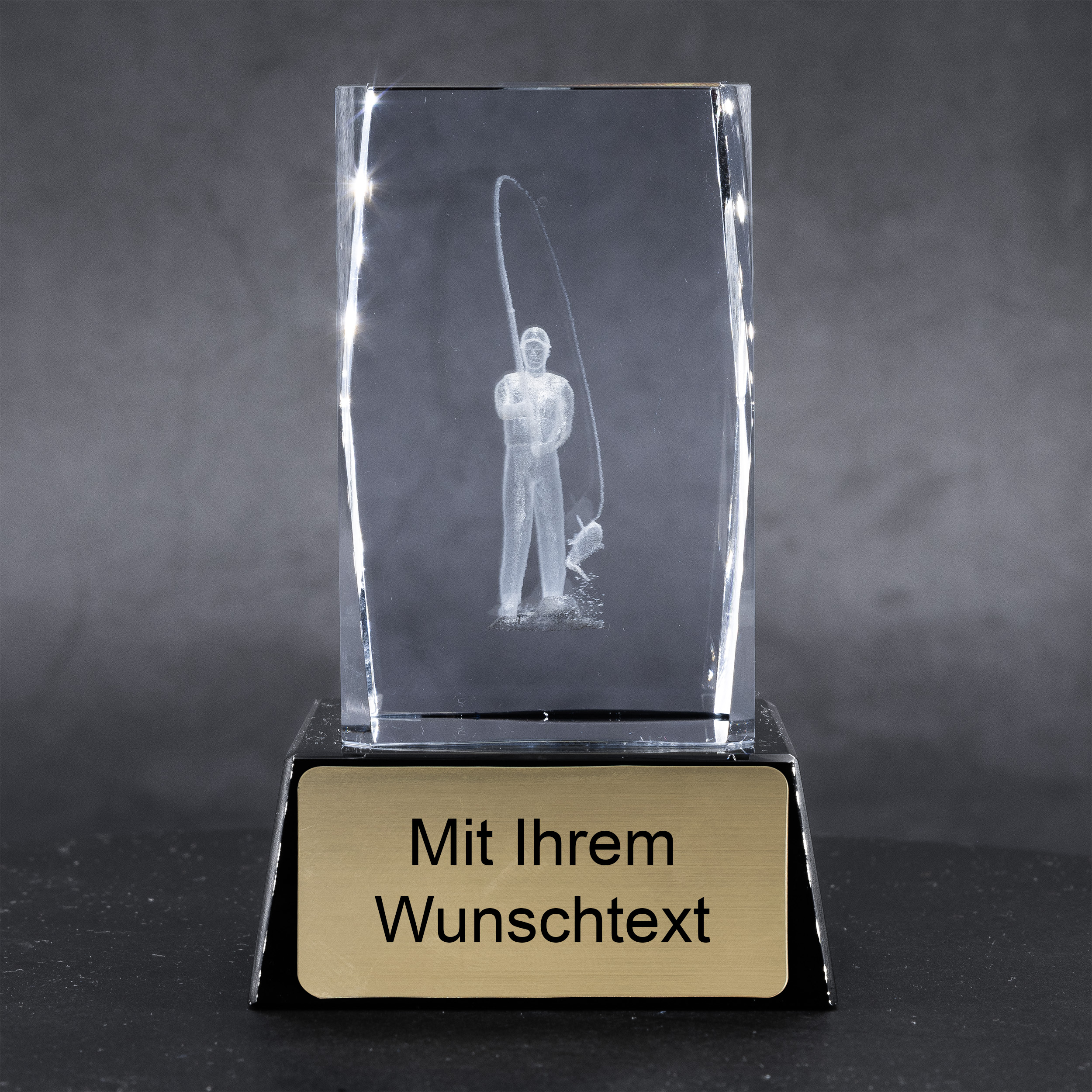 Produktbild von 3D - Glastrophäe Angeln mit schwarzem Glassockel